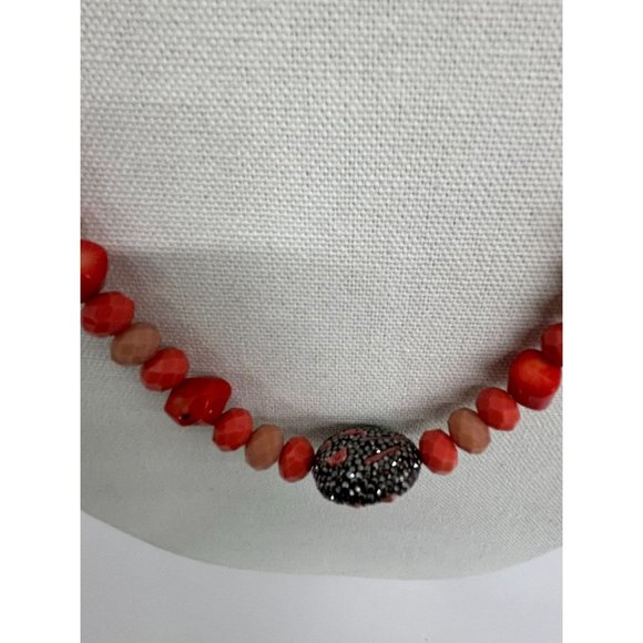 Authentic Coral-like appearance WITH Dazzling Druzy Stone Centerpiece - Picture 7 of 8